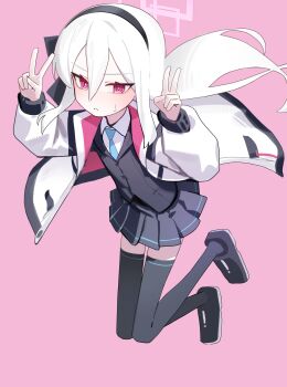 1girl absurdres black_shoes black_skirt black_thighhighs blue_archive blue_necktie commentary double_v hair_between_eyes halo highres jacket kei_(blue_archive) kei_(new_body)_(blue_archive) long_hair long_sleeves looking_at_viewer necktie pink_background pink_eyes pink_halo pleated_skirt shoes simple_background skirt solo thighhighs thighs v white_jacket yoon_cook zettai_ryouiki