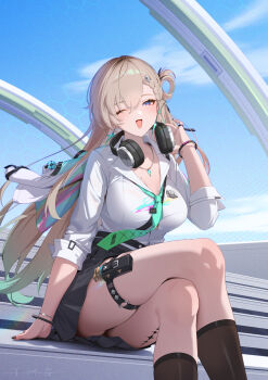 1girl blonde_hair blue_sky breasts commentary crossed_legs day feet_out_of_frame green_necktie hair_ornament hashtag-only_commentary headphones headphones_around_neck highres jewelry large_breasts looking_at_viewer lynae_(wuthering_waves) meda necklace necktie one_eye_closed open_mouth outdoors purple_eyes shirt sitting skull_hair_ornament sky smile solo tacet_mark_(wuthering_waves) thighs white_shirt wuthering_waves