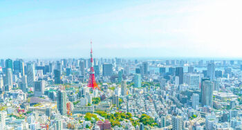absurdres blue_sky building city cityscape commentary_request day highres leetius no_humans original outdoors photorealistic real_world_location realistic scenery sky skyline skyscraper tokyo_(city) tokyo_tower