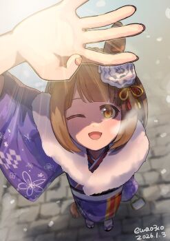 1girl animal_ears arm_up bag blush braid brick_floor brown_eyes brown_hair crown_braid ear_ornament ewa_(ewa0310) fur-trimmed_kimono fur_trim hair_ornament handbag highres horse_ears horse_girl horse_tail japanese_clothes kimono long_sleeves looking_at_viewer one_eye_closed open_mouth purple_kimono sandals short_hair smile socks solo tail umamusume white_socks yukino_bijin_(umamusume)