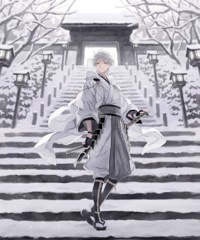 1boy armor expressionless full_body gloves highres hood japanese_armor japanese_clothes looking_at_viewer male_focus outdoors partially_fingerless_gloves robe sayagata shoulder_armor snow sode solo stairs standing suzuneko-rin sword_hilt tachi_(weapon) touken_ranbu tree tsurumaru_kuninaga white_hair white_robe white_theme winter yellow_eyes