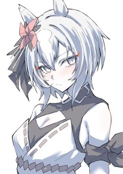 1girl alumina_(kennmeidesu) animal_ears bare_shoulders breasts cleavage cleavage_cutout clothing_cutout ear_ornament hair_between_eyes hair_ornament highres horse_ears horse_girl looking_at_viewer multicolored_hair pinwheel pinwheel_hair_ornament short_hair sleeveless streaked_hair umamusume umamusume:_cinderella_gray white_hair yaeno_muteki_(attack_of_the_four_white_meteors)_(umamusume) yaeno_muteki_(umamusume)