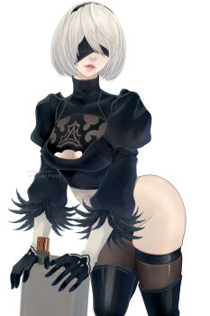 1girl 2b_(nier:automata) black_boots black_gloves black_hairband black_leotard black_thighhighs blindfold boots breasts cleavage_cutout clothing_cutout commentary covered_eyes english_commentary facing_viewer feather-trimmed_sleeves gloves grey_hair hairband highres juliet_sleeves leotard long_sleeves medium_breasts mitsuki_nite mole mole_under_mouth multicolored_leotard nier:automata nier_(series) parted_lips pod_(nier:automata) puffy_sleeves short_hair simple_background sleeved_leotard solo standing standing_on_one_leg thigh_boots thighhighs thighhighs_under_boots twitter_username two-tone_leotard white_background white_leotard