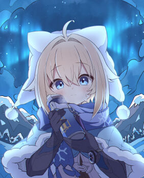 1girl ahoge aurora black_gloves blonde_hair blue_capelet blue_eyes blue_scarf blush can capelet closed_mouth commentary fur-trimmed_capelet fur_trim gloves hair_between_eyes hat highres holding holding_can honkai:_star_rail honkai_(series) looking_at_viewer lynx_landau outdoors sasanekomaru scarf short_hair solo sweat upper_body white_hat winter