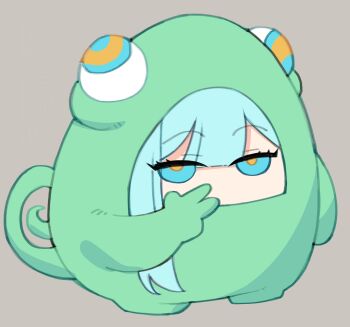 1girl awan_raccoon blue_eyes blue_hair blunt_bangs colored_skin commentary_request green_skin green_tail grey_background highres looking_at_viewer multicolored_eyes no_nose orange_eyes original simple_background solo standing wall-eyed