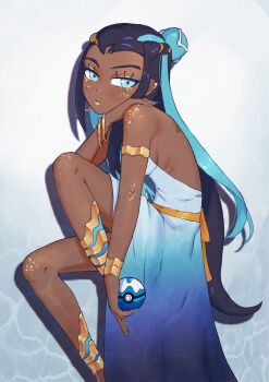 1girl absurdres alternate_costume armlet bing_huyue black_hair blue_eyes blue_eyeshadow bracelet closed_mouth commentary dark-skinned_female dark_skin dive_ball earclip eyeshadow from_side hair_bun highres holding holding_poke_ball jewelry knees lipstick long_hair looking_at_viewer looking_to_the_side makeup multicolored_hair nessa_(pokemon) nintendo poke_ball pokemon pokemon_swsh single_hair_bun solo two-tone_hair