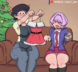 &gt;_&lt; 1boy 1girl age_difference animated apron ass ass_shake black_hair blush breasts bulge can christmas christmas_tree couch cum cum_on_body drink_can ejaculation erection erection_under_clothes gasvy_man genderswap genderswap_(otm) highres huge_ass inverted_nipples komi-san_wa_komyushou_desu komi_shuuko large_breasts leg_up mature_female nipples ok_sign one_eye_closed osana_najimi_(komi-san_wa_komyushou_desu) pants penis purple_hair santa_costume school_uniform sex shirt skirt soda_can sound tagme teasing testicles thighhighs thighs vaginal video wink