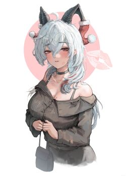 1girl ahoge alternate_costume bag bare_shoulders black_bag black_choker black_horns blush breasts choker cleavage collarbone commentary curled_horns eyewear_on_head glasses grey_hair grey_shirt hair_between_eyes hashtag-only_commentary highres holding holding_bag horns large_breasts lipstick_mark lipstick_mark_on_face long_hair long_sleeves looking_at_viewer mole mole_on_breast mole_under_eye multicolored_hair parted_lips red_eyes riuv187567 round_eyewear shirt solo streaked_hair wuthering_waves zani_(wuthering_waves)