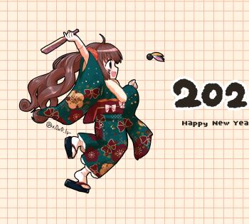 1girl absurdres ahoge arm_up back_bow black_sandals bow bow_print brown_eyes brown_hair carnation checkered_bow checkered_clothes checkered_sash child commentary_request cropped curly_hair facial_mark floating_hair floral_print flower from_side full_body fur_scarf gloves green_kimono grid_background hagoita hair_flower hair_ornament hane_(hanetsuki) happy happy_new_year haregi highres holding holding_paddle ink japanese_clothes kimono leg_up long_hair magia_record:_mahou_shoujo_madoka_magica_gaiden mahou_shoujo_madoka_magica new_year obi official_style okobo open_mouth paddle pink_bow platform_sandals playing_games pointy_nose print_kimono red_bow red_flower red_sash rioran sandals sash satomi_touka scarf smile socks solo tabi tareme twitter_username very_long_hair waist_bow wavy_hair whisker_markings white_gloves white_socks yellow_background yellow_scarf