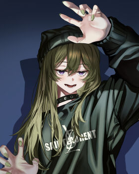 absurdres ai-assisted black_choker choker green_hair hat highres jmx_(j_m_x) long_hair looking_at_viewer open_mouth purple_eyes sousou_no_frieren sweater teeth ubel_(sousou_no_frieren)