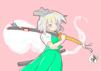 1girl :t absurdres bird black_hairband blush camera chinese_commentary closed_mouth commentary_request dated green_skirt green_vest grey_hair hairband hat highres hitodama holding holding_sword holding_weapon katana konpaku_youmu konpaku_youmu_(ghost) medium_hair over_shoulder pink_background pout puffy_short_sleeves puffy_sleeves shameimaru_aya shameimaru_aya_(crow) sheath sheathed shirt short_sleeves signature skirt skirt_set solo sweatdrop sword sword_over_shoulder t0nys thumbs_up tokin_hat touhou vest weapon weapon_over_shoulder white_shirt