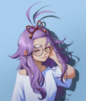 1girl absurdres antenna_hair artist_name artist_self-insert bangs_pinned_back blue_background breasts brown_ribbon closed_mouth commentary eyebrows_hidden_by_hair fang glasses grey-framed_eyewear hair_over_shoulder hair_ribbon hand_on_own_head hand_up highres indie_virtual_youtuber lips long_hair looking_at_viewer nose orange_pupils pikat pikat_(vtuber) purple_hair ribbon shirt short_sleeves skin_fang small_breasts smile solo tassel upper_body virtual_youtuber white_shirt yellow_eyes