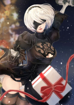 1girl 2b_(nier:automata) black_dress black_gloves black_hairband black_thighhighs blindfold blurry blurry_background blurry_foreground box breasts christmas_tree cleavage_cutout clothing_cutout commentary covered_eyes dress english_commentary facing_viewer feather-trimmed_sleeves gift gift_box gloves grey_hair hairband highres incoming_gift juliet_sleeves long_sleeves medium_breasts mitsuki_nite mole mole_under_mouth nier:automata nier_(series) parted_lips pod_(nier:automata) puffy_sleeves short_hair snowflakes solo thighhighs twitter_username