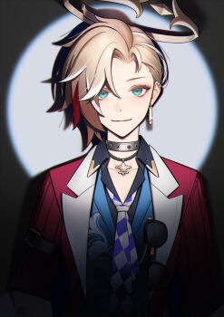 1girl absurdres aqua_eyes asymmetrical_hair black_shirt blonde_hair blue_vest checkered_necktie chinese_commentary choker closed_mouth collarbone collared_shirt commentary ear_piercing earrings eyelashes guyijun halo highres honkai:_star_rail honkai_(series) jacket jewelry necklace necktie open_clothes open_jacket piercing red_hair red_jacket shirt short_hair siobhan_(honkai:_star_rail) smile solo spotlight two-tone_necktie upper_body vest