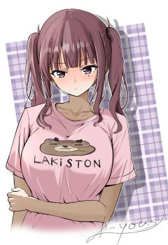 1girl animal_print artist_name breasts closed_mouth commentary_request crew_neck cropped_torso frown hand_on_own_elbow highres k-yous large_breasts looking_at_viewer medium_hair mole mole_under_eye natsuki_karin outline pink_eyes pink_hair pink_shirt plaid_background print_shirt purple_background shadow shirt short_sleeves sidelocks signature solo synthesizer_v t-shirt twintails white_outline wispy_bangs