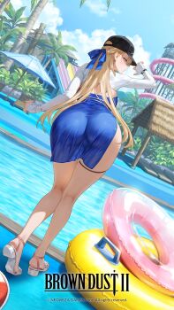 1girl ass baseball_cap bikini black_hat blonde_hair blue_eyes breasts brown_dust_(series) brown_dust_2 copyright_name cup curvy dress earrings hair_over_one_eye hair_ribbon hand_up hat high_heels highleg highleg_bikini highres holding holding_cup huge_ass jewelry large_breasts legs long_hair official_art pool poolside ribbon short_dress side_slit sleeveless sleeveless_dress solo swimsuit thick_thighs thigh_strap thighs wide_hips wilhelmina_(brown_dust) wilhelmina_(water_park_queen)_(brown_dust)