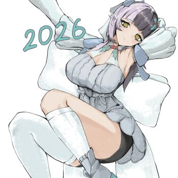 1girl absurdres armpits black_hair bow breasts commentary dress english_commentary hair_ornament highres holly hololive hololive_english large_breasts leggings looking_at_viewer multicolored_hair new_year shiori_novella simple_background sio4_4 smile solo split-color_hair thick_thighs thighs two-tone_hair virtual_youtuber white_background white_hair yellow_eyes