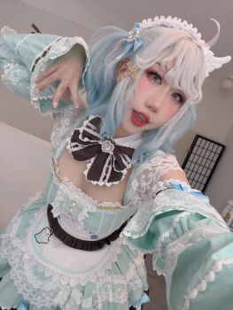 blue_eyes blue_hair bow bowtie cosplay danisaurz frills hair_ribbon highres indie_virtual_youtuber lace_trim maid mint_fantome ribbon virtual_youtuber
