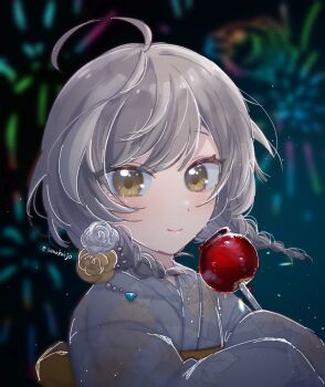 1girl aerial_fireworks assault_lily blurry blurry_background blush braid candy_apple chibi closed_mouth commentary_request fireworks floral_print flower food grey_kimono holding holding_candy_apple holding_food japanese_clothes kimono light_particles long_sleeves looking_at_viewer low_twin_braids low_twintails medium_hair night outdoors ponokaijo print_kimono rose sasaki_ran smile solo twin_braids twintails twitter_username upper_body white_flower white_rose yellow_eyes yellow_flower yellow_rose