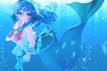 1girl absurdres blue_sailor_collar blush breasts bubble commentary_request fins green_eyes hair_between_eyes hair_ribbon hand_on_own_face head_fins highres holding holding_water_gun light_rays looking_at_viewer madou_monogatari medium_breasts mermaid monster_girl polka_dot_headwear ponytail puyopuyo ribbon sailor_collar sailor_shirt serilly_(puyopuyo) shirt signature solo star_(symbol) star_in_eye symbol_in_eye tamamiyau underwater water_gun wristband
