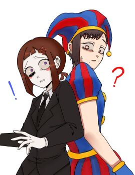 2girls back-to-back chainsaw_man formal_clothes hat higashiyama_kobeni highres jester jester_cap jester_costume jester_girl jester_outfit multiple_girls nervous pomni_(the_amazing_digital_circus) ponytail raised_eyebrows short_ponytail suit swap the_amazing_digital_circus