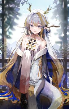 1girl :d absurdres arknights bare_shoulders beads blonde_hair blue_hair chromatic_aberration collarbone colored_extremities commentary dragon_girl dragon_horns dragon_tail foot_out_of_frame grey_eyes hair_between_eyes hair_intakes hand_on_own_knee highres horns jacket jewelry knee_up light_particles long_hair long_sleeves looking_at_viewer multicolored_hair necklace ns3519_16 off_shoulder open_mouth pointy_ears shu_(arknights) smile solo strapless symbol-only_commentary tail tube_top very_long_hair white_hair white_jacket white_tube_top