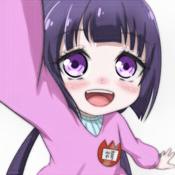 Rule 34 | 1girl, arm up, blush, kaya-chan wa kowakunai, kindergarten uniform, long hair, long sleeves, low twintails, name tag, open mouth, pink sweater, purple eyes, purple hair, satou kaya, shirt, smile, standing, sweater, t jiroo (ringofriend), teeth, twintails, upper body, white background, white shirt