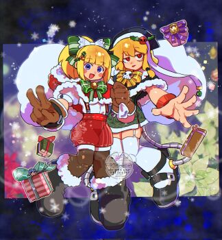 2girls bag blonde_hair blue_eyes blush_stickers brown_gloves capelet christmas dress full_body gloves green_capelet green_dress highres holding holding_bag mega_man_(character) mega_man_(classic) mega_man_(series) multiple_girls original piano_(srnhuyuno) red_eyes red_shorts robot_girl scar scar_on_face shirt short_hair shorts srnhuyuno suspenders v watermark white_shirt