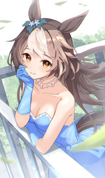 1girl against_railing animal_ears bare_shoulders blue_dress blue_gloves blurry blush breasts brown_eyes brown_hair brown_tail cleavage closed_mouth coll collarbone commentary_request depth_of_field dress elbow_gloves falling_leaves gloves head_rest highres horse_ears horse_girl leaf long_hair looking_at_viewer medium_breasts meyamu multicolored_hair railing smile solo streaked_hair umamusume white_streaks yamanin_zephyr_(umamusume)