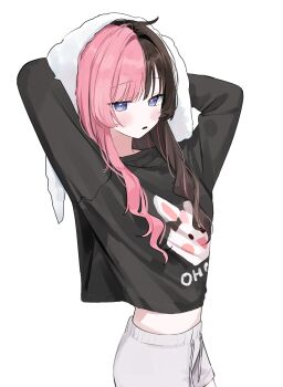 1girl absurdres arms_up black_shirt blue_eyes blush brown_hair hanada_ten highres long_hair long_sleeves looking_at_viewer midriff multicolored_hair open_mouth pink_hair shirt shorts simple_background solo tachibana_hinano towel towel_on_head vspo! white_background white_shorts