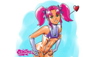 colored_sclera dark-skinned_female dark_skin dc_comics green_eyes green_sclera looking_at_viewer parted_bangs revealing_clothes smile solo_focus starfire teen_titans tekuho_no_habo twintails