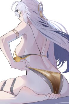 1girl absurdres alternate_costume ass barefoot bikini black_bikini breasts commentary_request from_behind gold_bikini grey_hair hair_ornament hairclip highres large_breasts long_hair multicolored_bikini pero_(peroneko0510) simple_background sitting solo swimsuit toes two-tone_bikini wariza white_background yixuan_(zenless_zone_zero) zenless_zone_zero