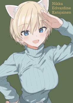 1girl animal_ears blonde_hair blue_eyes blue_sweater brave_witches breasts green_background hand_on_own_hip highres large_breasts looking_at_viewer nikka_edvardine_katajainen open_mouth ponpokotanutan1 short_hair simple_background solo standing sweater turtleneck upper_body weasel_ears weasel_girl world_witches_series