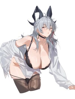 1girl absurdres ahoge alternate_breast_size_(larger) bare_shoulders black_bra black_choker black_horns black_panties black_pantyhose bra breasts choker closed_mouth collarbone commentary cropped_legs curled_horns earrings english_commentary groin hair_between_eyes highres horns huge_breasts jewelry key_earrings leaning_forward light_blush long_hair mole mole_on_breast multicolored_hair panties panty_pull pantyhose red_eyes shirt simple_background solo streaked_hair twentytwo_(twenty_zwei) underwear undressing white_background white_shirt wuthering_waves zani_(wuthering_waves)