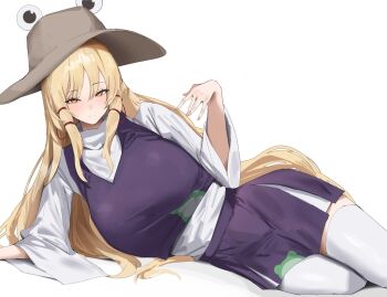 1girl 258n animal_print arm_up blonde_hair blush breasts brown_hat closed_mouth feet_out_of_frame frog_print hair_between_eyes hair_ribbon hat highres large_breasts layered_skirt light_smile long_hair long_sleeves looking_at_viewer lying moriya_suwako on_side purple_skirt purple_vest red_ribbon ribbon shirt side_slit simple_background skirt solo split_mouth swept_bangs thighhighs touhou very_long_hair vest white_background white_shirt white_skirt white_thighhighs wide_sleeves yellow_eyes