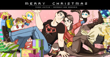 1girl 2boys 4boys back-to-back bart_allen batman belt black_hair blonde_hair blue_eyes boots brown_hair candy candy_cane cape cassandra_sandsmark character_name chibi christmas christmas_tree dc_comics denim dual_persona gift impulse jeans mask multiple_boys pants pixiv_sample red_robin resized s_shield sitting superboy superhero_costume tim_drake wonder_girl young_justice