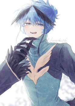 1boy bird_boy blue_eyes blue_hair commentary_request hair_between_eyes hair_bun head_wings highres kyosyaku long_sleeves looking_at_viewer male_focus maou-jou_de_oyasumi odile_(maou-jou_de_oyasumi) open_mouth sidelocks simple_background solo twitter_username upper_body white_background wings