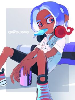 .96_gal_(splatoon) 1boy bike_shorts border can collared_shirt dark-skinned_male dark_skin drink_can food food_in_mouth headphones headphones_around_neck highres holding holding_can leaning_on_weapon looking_to_the_side male_focus medium_hair mominoki_16 mouth_hold nintendo octoling octoling_boy octoling_player_character outside_border popsicle popsicle_in_mouth purple_hair red_eyes shirt shorts sitting solo splatoon_(series) splatoon_3 suction_cups tentacle_hair white_border white_shirt