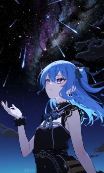 1girl asymmetrical_sidelocks beret black_choker black_dress black_hat blue_eyes blue_hair bow bow_earrings choker collared_dress colored_inner_hair double-parted_bangs dress earrings green_ribbon hair_between_eyes hair_ribbon hand_up hat highres hololive hoshimachi_suisei hoshimachi_suisei_(casual) jewelry lace lace_choker lace_sleeves long_hair looking_up multicolored_hair neck_ribbon night night_sky official_alternate_costume official_alternate_hairstyle one_side_up parted_lips quilted_headwear ribbon scrunchie shooting_star short_sleeves sidelocks sky solo star_(sky) star_(symbol) star_in_eye starry_sky symbol_in_eye upper_body virtual_youtuber wrist_scrunchie you06
