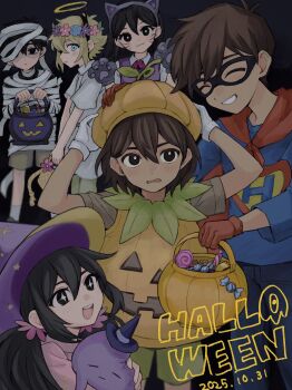 +_+ 2025 2girls 4boys :3 :d ^_^ aged_down animal_ear_hairband animal_ears animal_hands ankle_socks arms_up aubrey_(faraway)_(omori) aubrey_(omori) bandaged_head bandages bare_arms basil_(faraway)_(omori) basil_(omori) black_background black_eyes black_hair black_mask blonde_hair blue_flower blue_pants blue_rose blue_shirt blurry bright_pupils brother_and_sister brothers brown_hair brown_shoes brown_shorts candy cape cat_ear_hairband cat_ears child chocolate chocolate_bar closed_eyes closed_mouth collared_shirt commentary cowboy_shot dark-skinned_male dark_skin dated denim depth_of_field double-parted_bangs eye_mask facial_mark facing_another fake_animal_ears fake_halo film_grain flower flower_wreath food food-themed_hat full_body gloves green_pants grin hair_behind_ear hair_between_eyes hair_ornament hair_scrunchie hairband halloween halloween_bucket halloween_costume halo hat hatching_(texture) head_wreath hero_(faraway)_(omori) hero_(omori) highres holding holding_stuffed_toy jeans kel_(faraway)_(omori) kel_(omori) leaf long_hair long_sleeves looking_at_viewer low_twintails mari_(faraway)_(omori) mari_(omori) mask mr._plantegg_(omori) multiple_boys multiple_girls mummy_costume neckerchief official_alternate_costume omori open_mouth orange_hat pants parted_lips pink_flower pink_scrunchie pink_shirt pumpkin_costume purple_flower purple_hat purple_sweater_vest red_cape red_gloves red_neckerchief rose scrunchie sebon_(sebochin) shaded_face shirt shoes short_hair short_sleeves shorts siblings sidelocks simple_background smile socks standing star_(symbol) star_print stuffed_animal stuffed_eggplant stuffed_toy sunny_(omori) superhero_costume sweater_vest symbol-only_commentary teeth tongue twintails upper_body upper_teeth_only very_short_hair whisker_markings white_gloves white_pupils white_shirt white_socks witch_hat wrapped_candy yellow_halo