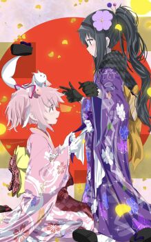 2girls akemi_homura alternate_costume black_eyes black_gloves black_hair commentary_request floral_print floral_print_kimono gloves highres japanese_clothes kaname_madoka kimono kyubey long_hair looking_at_another mahou_shoujo_madoka_magica multiple_girls pink_eyes pink_hair pink_kimono print_kimono purple_kimono sengoku_chidori short_hair squatting standing twintails white_gloves