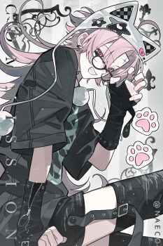 1boy animal_ears animal_hat black_gloves black_shirt cat_hat evodtonaeco fake_animal_ears fingerless_gloves glasses gloves grin hair_between_eyes hand_up hat highres jewelry long_hair looking_at_viewer male_focus original parted_bangs paw_print pink_eyes pink_hair shirt short_sleeves smile solo thighhighs