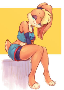 1girl :3 animal_feet animal_nose aqua_eyes arm_warmers bare_shoulders barefoot between_legs bike_shorts bike_shorts_under_shorts blonde_hair blue_shirt blue_shorts body_fur breasts buck_teeth cleavage closed_mouth clothes_writing crop_top english_text eyeshadow feet female_focus full_body furry furry_female hair_tie half-closed_eyes hand_between_legs happy highres ingi knees_together_feet_apart leaning_forward legs lola_bunny looking_at_viewer makeup medium_breasts midriff navel orange_fur purple_eyeshadow rabbit_ears rabbit_girl rabbit_tail shirt short_hair short_shorts shorts simple_background single_arm_warmer sitting sleeveless sleeveless_shirt smile solo space_jam space_jam:_a_new_legacy sportswear teeth thighs two-tone_fur yellow_background yellow_fur