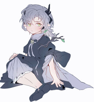 Rule 34 | 1girl, aged down, arknights, asymmetrical horns, black horns, black robe, black shoes, branch, dress, full body, green eyes, grey hair, high collar, highres, horns, looking at viewer, nasti (arknights), pointy ears, robe, shoes, sitting, swept bangs, uneven bangs, uneven horns, yokozuwari, ywys111o