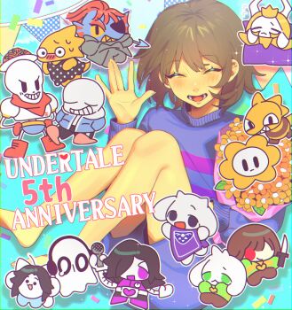 3girls 3others 5boys :d \||/ ^_^ absurdres aegyo_sal alphys anniversary aqua_background asgore_dreemurr asriel_dreemurr bare_legs barefoot blue_shorts blue_sweater bob_cut bouquet brothers brown_hair chara_(undertale) chibi chibi_inset chromatic_aberration closed_eyes colored_skin commentary_request confetti copyright_name cousins elbow_carry facing_viewer father_and_son flower flowey_(undertale) food frisk_(undertale) grin hair_between_eyes hand_up headphones heart highres holding holding_bouquet holding_microphone knees_up leaf looking_at_viewer lower_teeth_only mettaton mettaton_ex microphone monster_kid_(undertale) mother_and_son multiple_boys multiple_girls multiple_others napstablook open_mouth outline papyrus_(undertale) pasta plate purple_sweater sans_(undertale) se_(hanahide) short_hair shorts siblings simple_background skeleton smile solo_focus spaghetti sparkle striped_clothes striped_sweater sweat sweater teeth temmie tongue toriel two-tone_sweater undertale undyne utdr_(toby_fox) waving white_outline yellow_flower yellow_skin