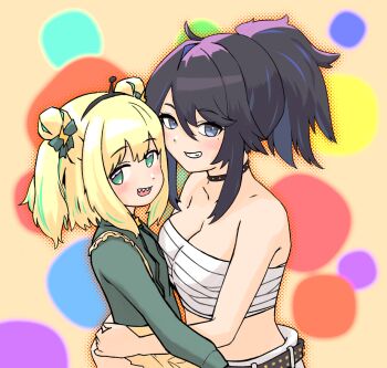 amano_pikamee amano_pikamee_(isekai) bare_shoulders black_choker black_hairband blonde_hair blue-eyes_white_dragon blush breasts chest_sarashi choker clenched_teeth double_bun green_eyes green_hair grin hair_bun hairband highres hug indie_virtual_youtuber kson large_breasts long_sleeves mole mole_under_eye multicolored_hair purple_hair sarashi short_hair smile souchou streaked_hair teeth upper_body utah_arts virtual_youtuber voms