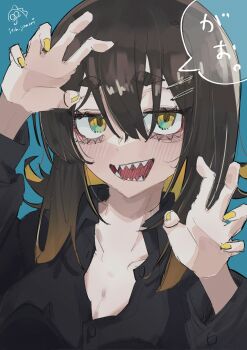 1girl arm_up artist_name artist_self-insert black_shirt blonde_hair blush breasts brown_hair buttons cleavage collarbone colored_inner_hair commentary_request doodle_inset dot_nose film_grain green_eyes hair_between_eyes hand_up highres itoh_yamori jaggy_lines large_breasts long_hair long_sleeves multicolored_eyes multicolored_hair original sharp_teeth shirt solo speech_bubble teeth two-tone_eyes upper_body yellow_eyes yellow_nails