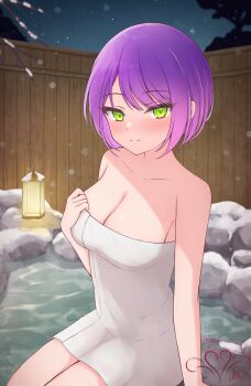 1girl absurdres blurry blurry_background blush breasts chocomaru cleavage closed_mouth collarbone commentary_request green_eyes highres hololive medium_breasts naked_towel night onsen outdoors purple_hair short_hair sitting smile snowing solo tokoyami_towa towel virtual_youtuber water