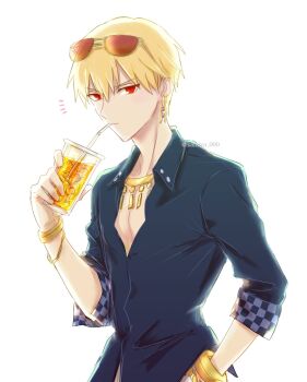 1boy artist_name blonde_hair blue_shirt bracelet buttons closed_mouth collarbone collared_shirt cup disposable_coffee_cup disposable_cup drink drinking drinking_straw earrings eyewear_on_head fate/grand_order fate_(series) gilgamesh gilgamesh_(caster)_(fate) gilgamesh_(establishment)_(fate) gilgamesh_(fate) gold_bracelet gold_earrings gold_necklace hair_between_eyes hand_on_own_hip hand_up highres holding holding_cup ice ice_cube jewelry kamiya_(kamiya_000) long_sleeves looking_at_viewer male_focus necklace notice_lines official_alternate_costume red-tinted_eyewear red_eyes shirt short_hair simple_background solo sunglasses tinted_eyewear v-shaped_eyebrows white_background yellow-framed_eyewear