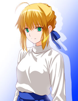 1girl ahoge arms_at_sides artoria_pendragon_(fate) blonde_hair blue_ribbon closed_mouth commentary_request drop_shadow engo_(aquawatery) fate/stay_night fate_(series) gradient_background green_eyes hair_bun hair_ribbon highres long_sleeves looking_at_viewer ribbon saber_(fate) single_hair_bun solo split_mouth standing sweater sweater_tucked_in turtleneck turtleneck_sweater upper_body white_sweater